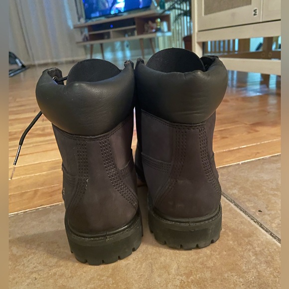 S.O.L.D.   WOMEN'S TIMBERLAND PREMIUM 6-INCH WATERPROOF BOOTS - Picture 3 of 9